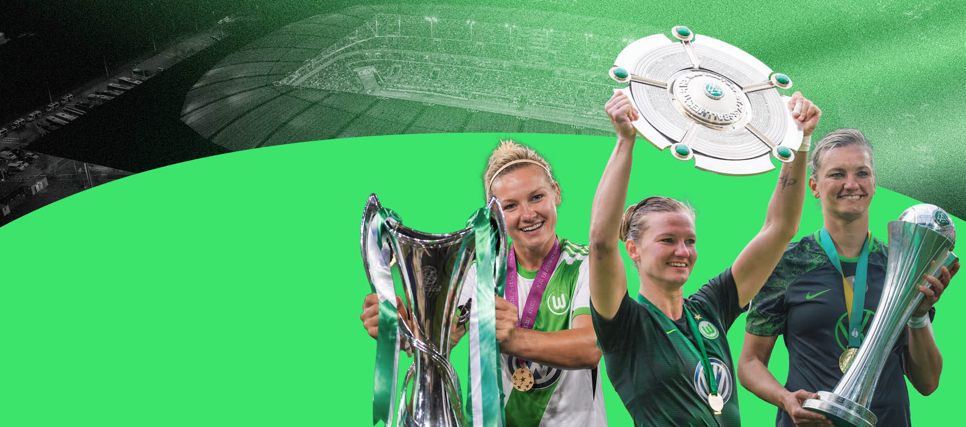 VfL-Wolfsburg-Spielerin Alexandra Popp hebt die Meisterschale und steht mit Trophäen vor Stadionhintergrund.