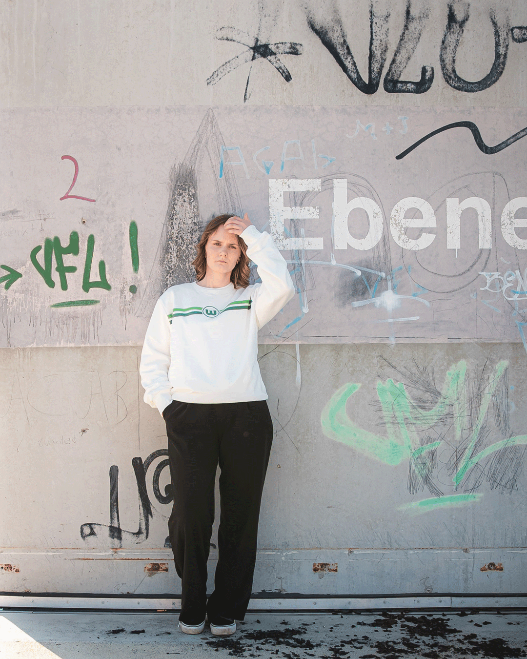 Sweater Wappen Streifen weiß