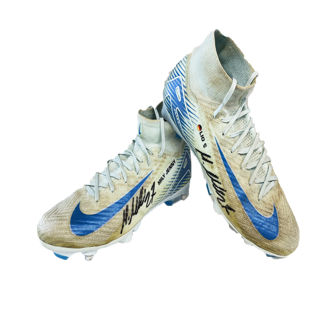 #27 - Arnold, sign. Fußballschuhe Nike