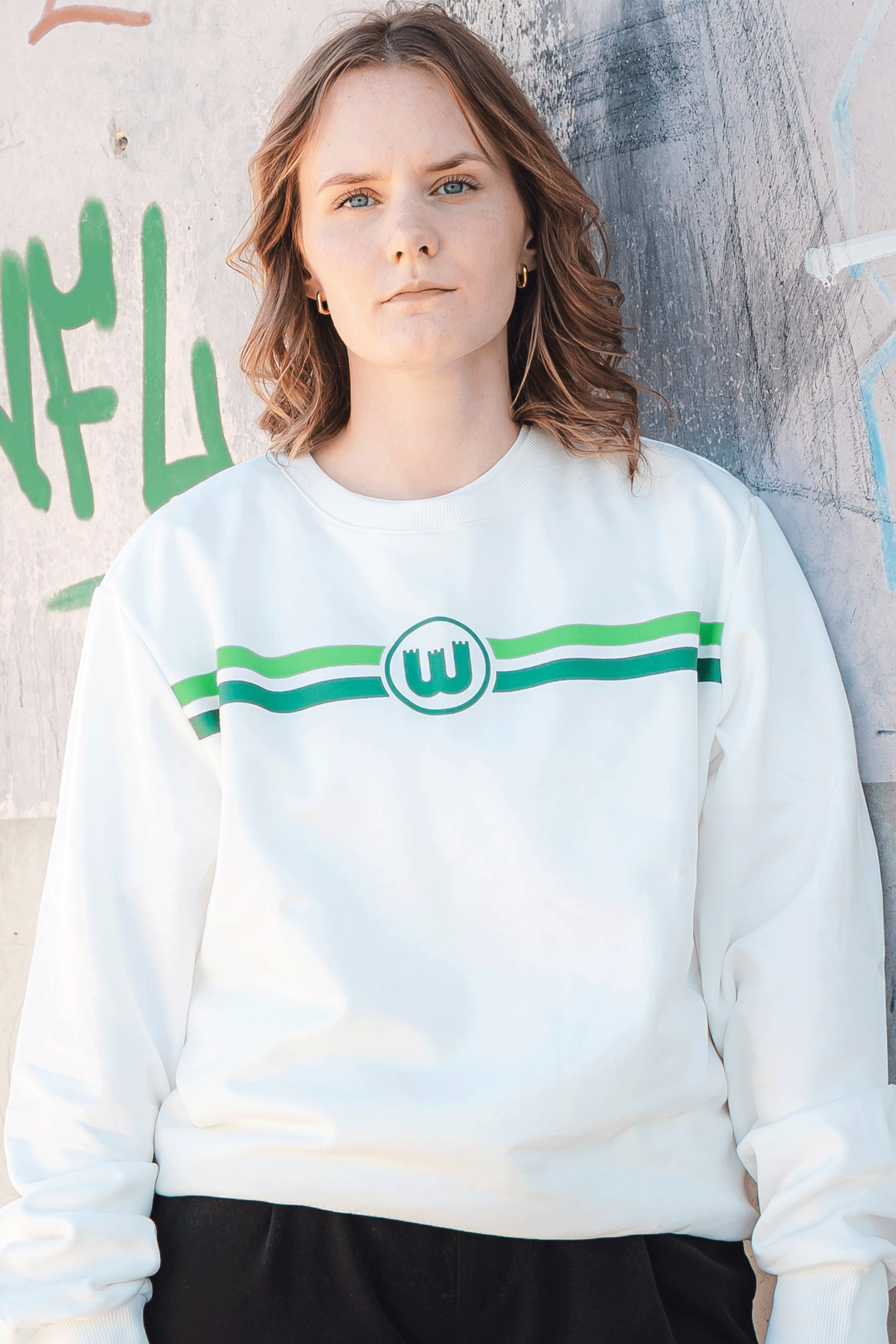 Sweater Wappen Streifen weiß