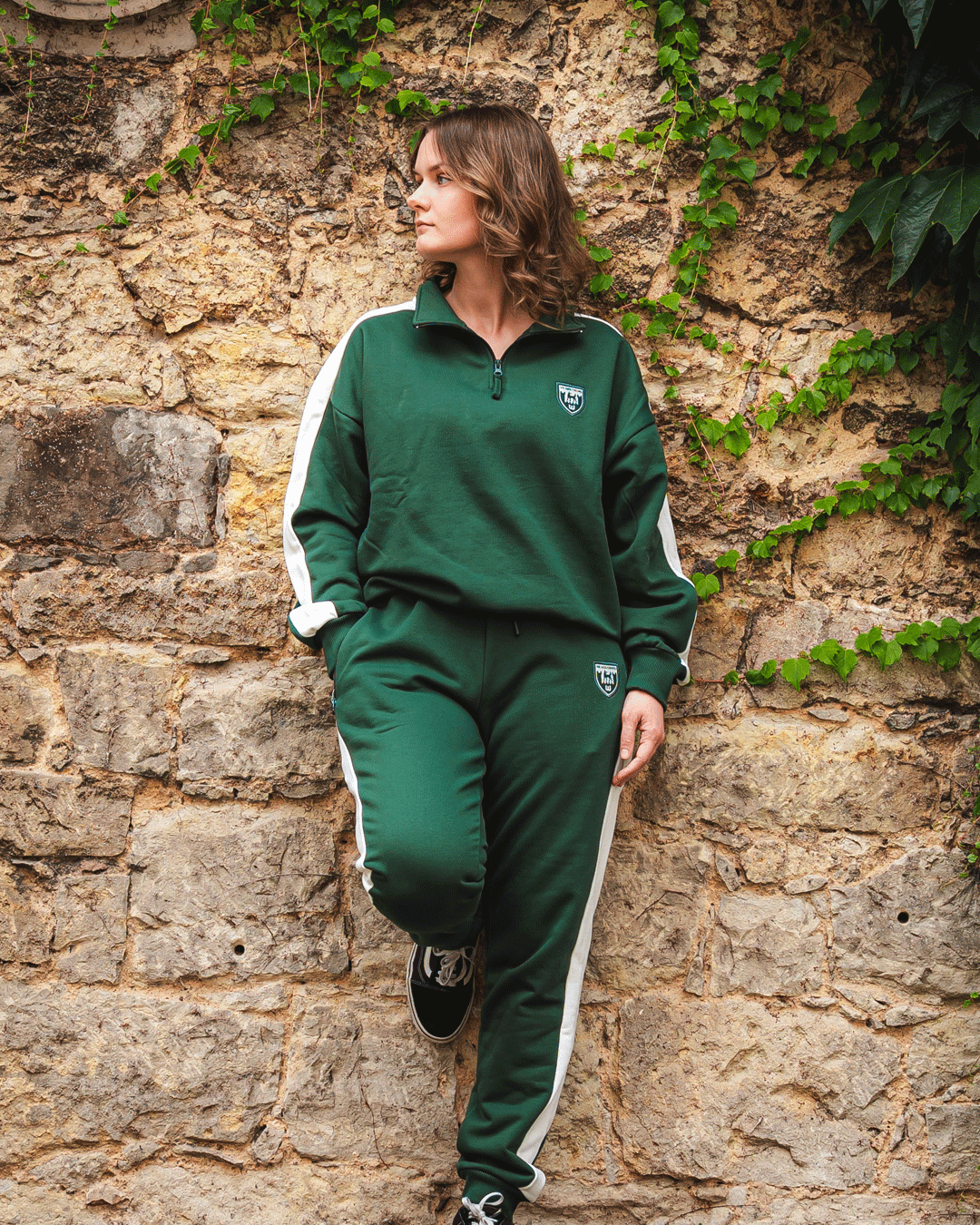 Retro crest sweatpants